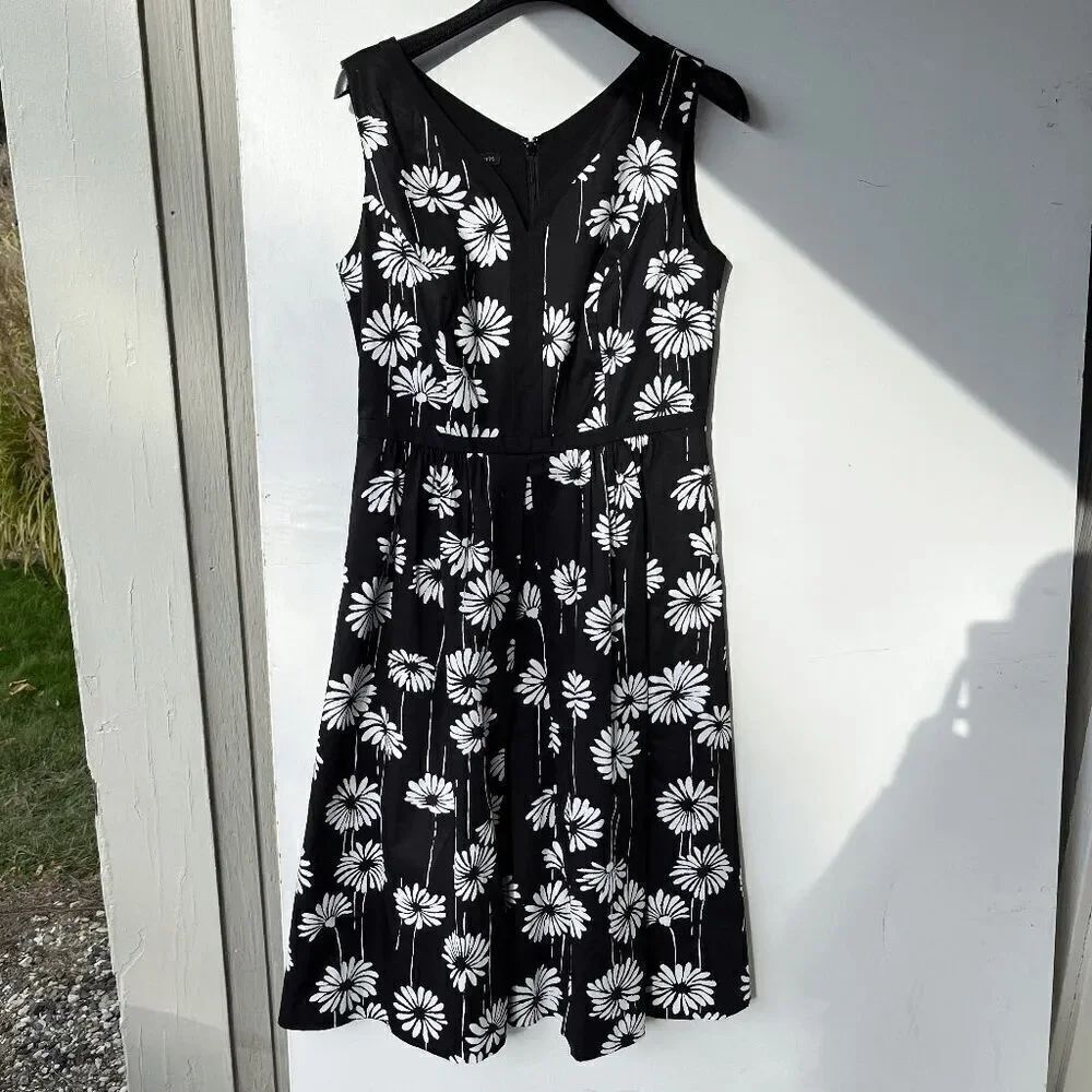 Talbots Black & White Daisy Print Fit & Flare Dress - Size 6, New with Tags